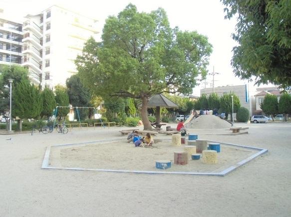 Other common areas. On-site park