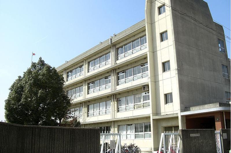 Junior high school. Ibaraki 560m to stand Hirata Junior High School