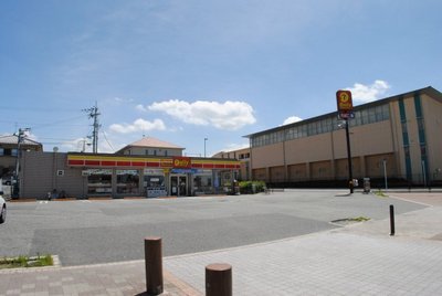 Convenience store. 230m until the Daily Yamazaki (convenience store)