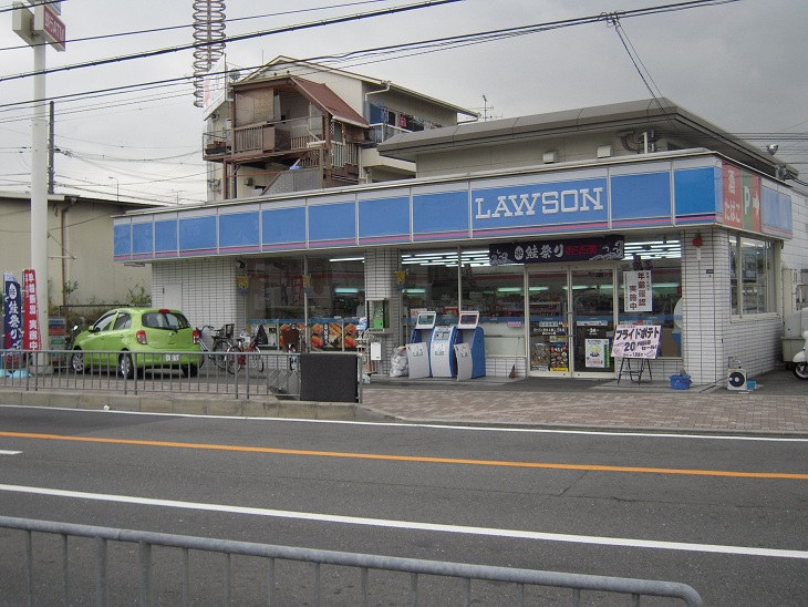 Convenience store. 600m until Lawson Kamigori 2-chome (convenience store)