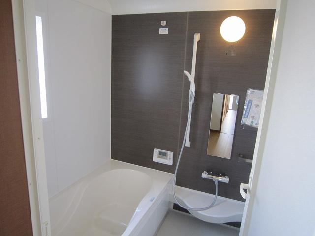 Same specifications photo (bathroom)