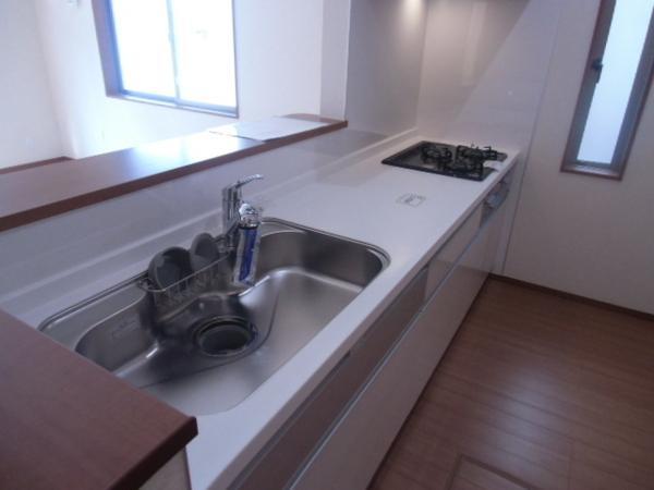 Kitchen. Popularity of easy-to-use system kitchen to wife ☆