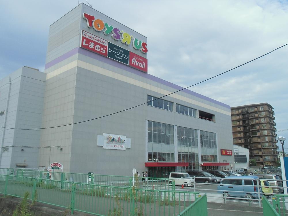 Shopping centre. 730m to the Fashion Center Shimamura Ibaraki shop