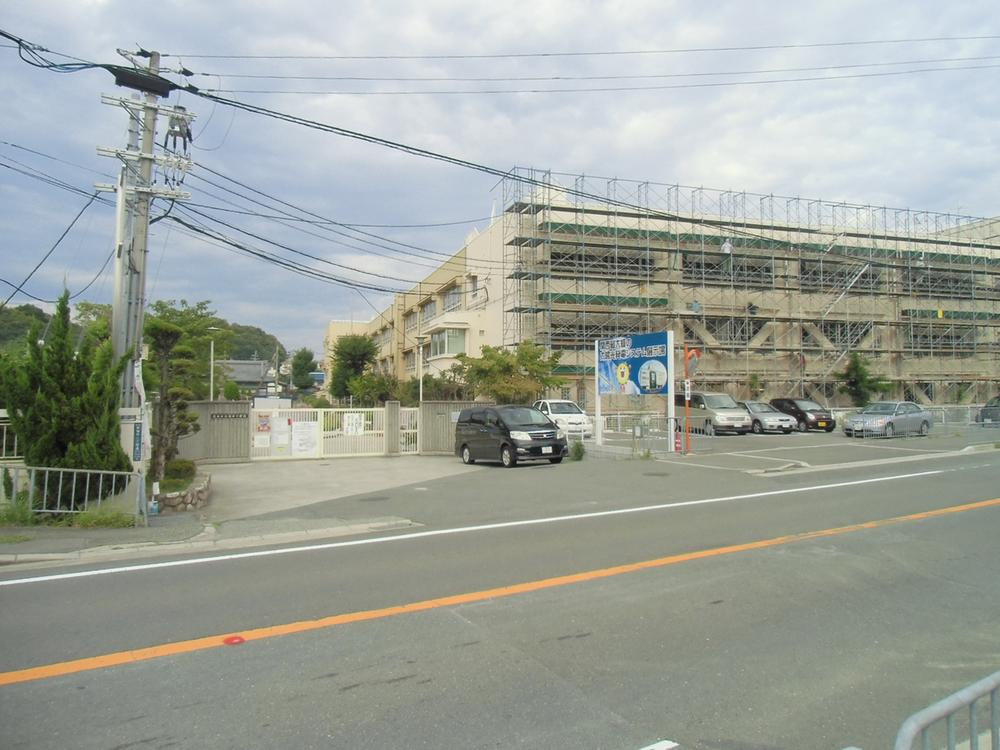 Primary school. 1000m to Fukui elementary school