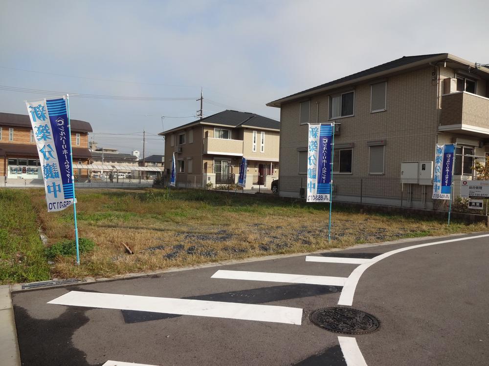 Local appearance photo. 7th South-facing compartment Land area of about 51 square meters No construction conditions