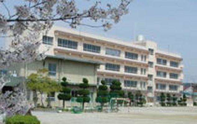 Junior high school. Ibaraki Tatsuhigashi until junior high school 422m