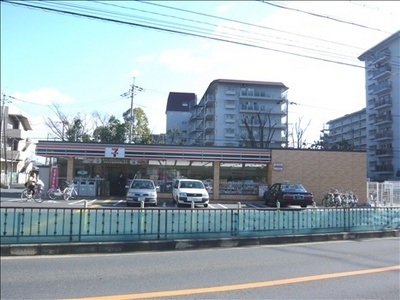 Convenience store. Seven-Eleven Nishigawara store up (convenience store) 605m