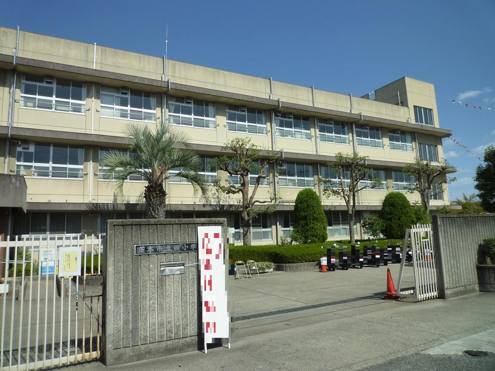 Primary school. Ibaraki Municipal Nishi Elementary School up to 488m
