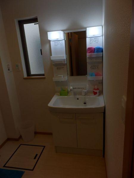 Wash basin, toilet