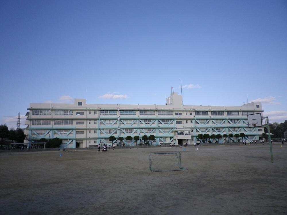 Primary school. Ibaraki Municipal Minohara to elementary school 753m