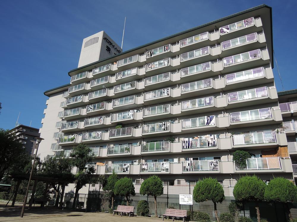 Local appearance photo. Local (10 May 2013) Shooting