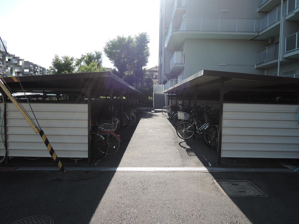 Other local. Bicycle-parking space