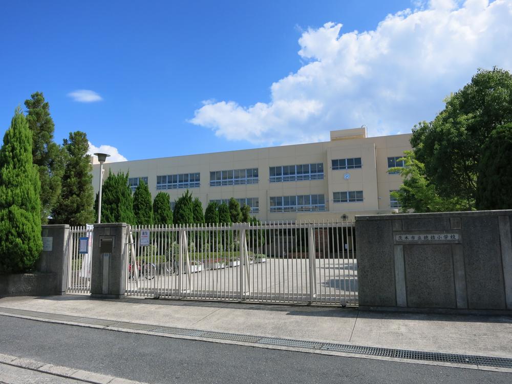 Primary school. Ibaraki Municipal Hozumi to elementary school 776m