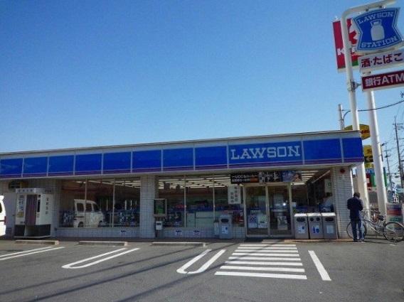 Convenience store. 391m until Lawson Ibaraki Hatada the town shop
