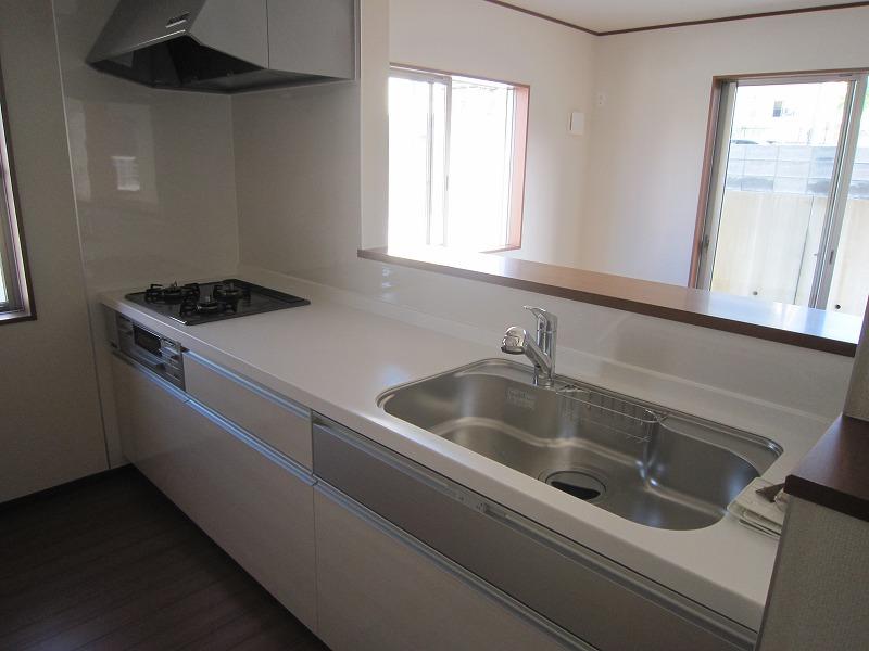Same specifications photo (kitchen). It is the same specification properties per under construction. It will be announced here as soon as completed