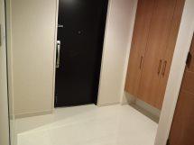 Entrance. A spacious entrance!