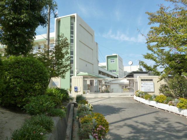 Primary school. Ibaraki Tatsugun to elementary school 759m