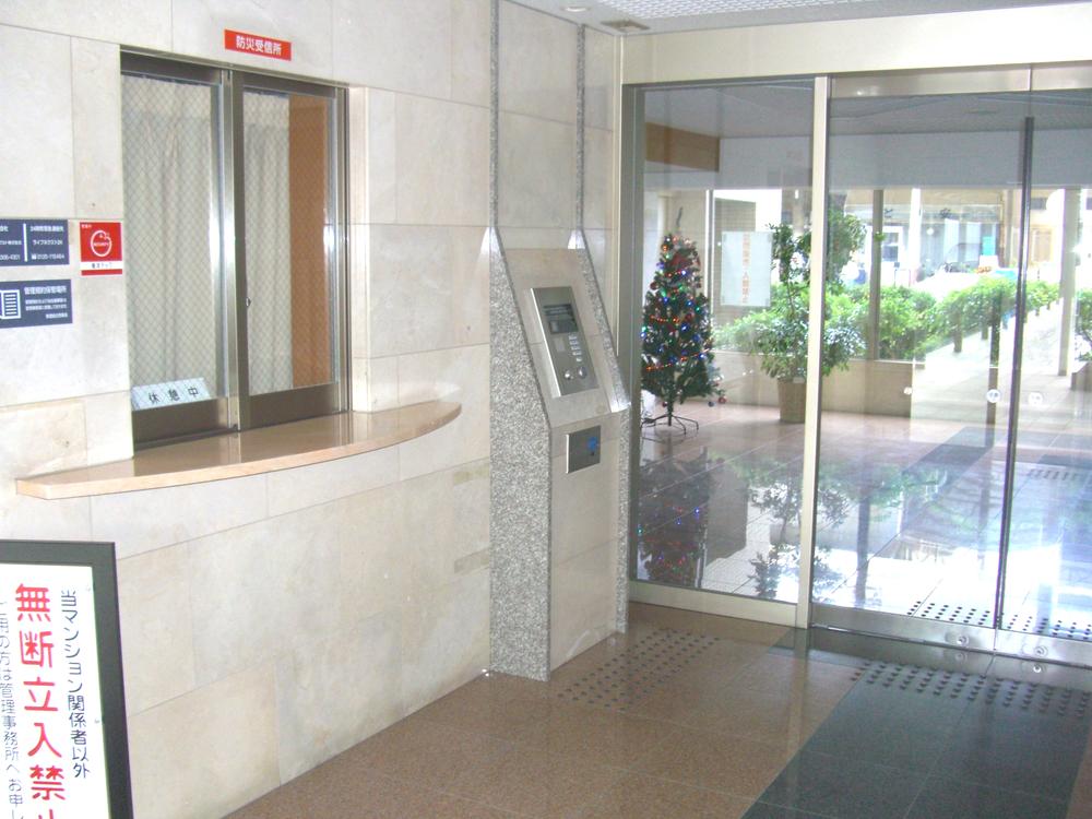 Entrance. Common areas