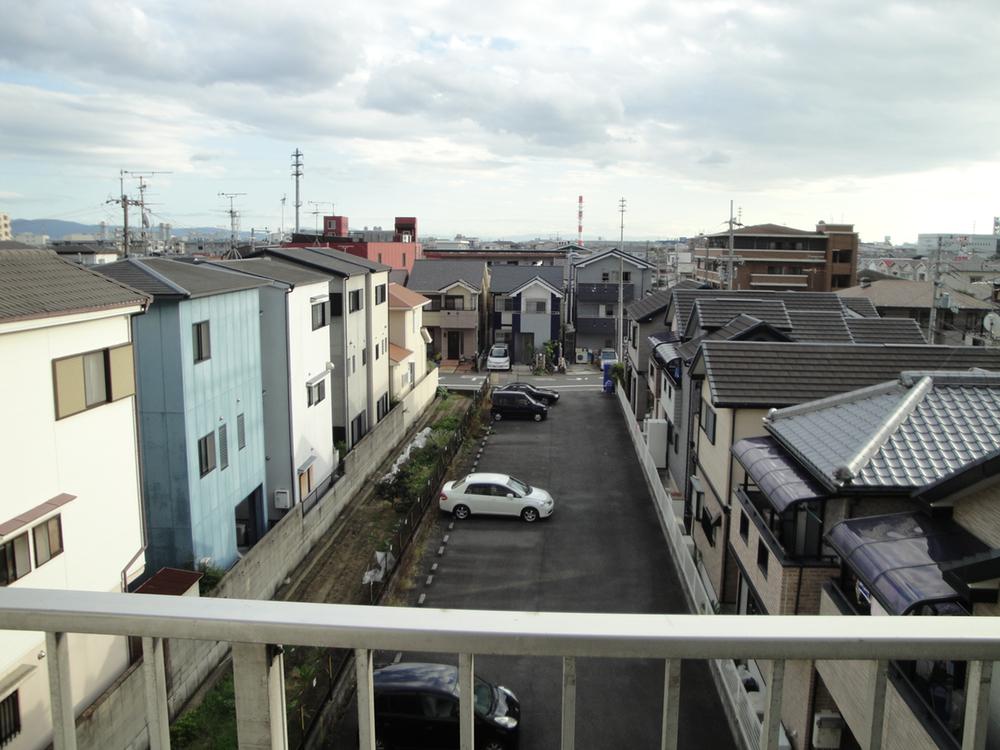 View photos from the dwelling unit. View from the site (October 2013) Shooting