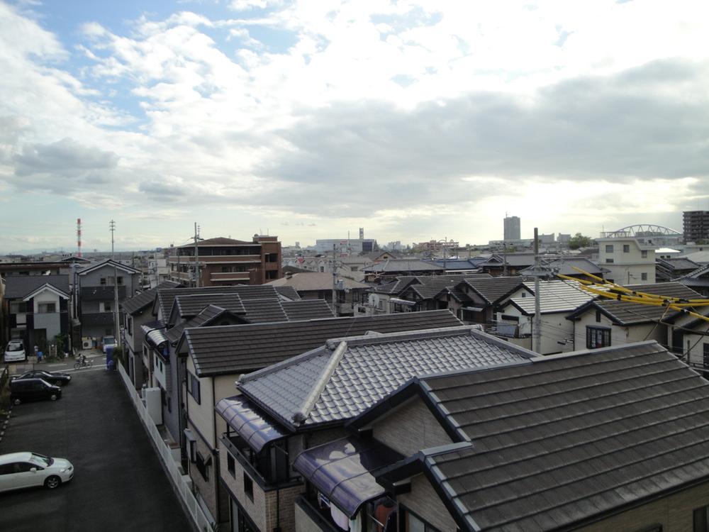 View photos from the dwelling unit. View from the site (October 2013) Shooting