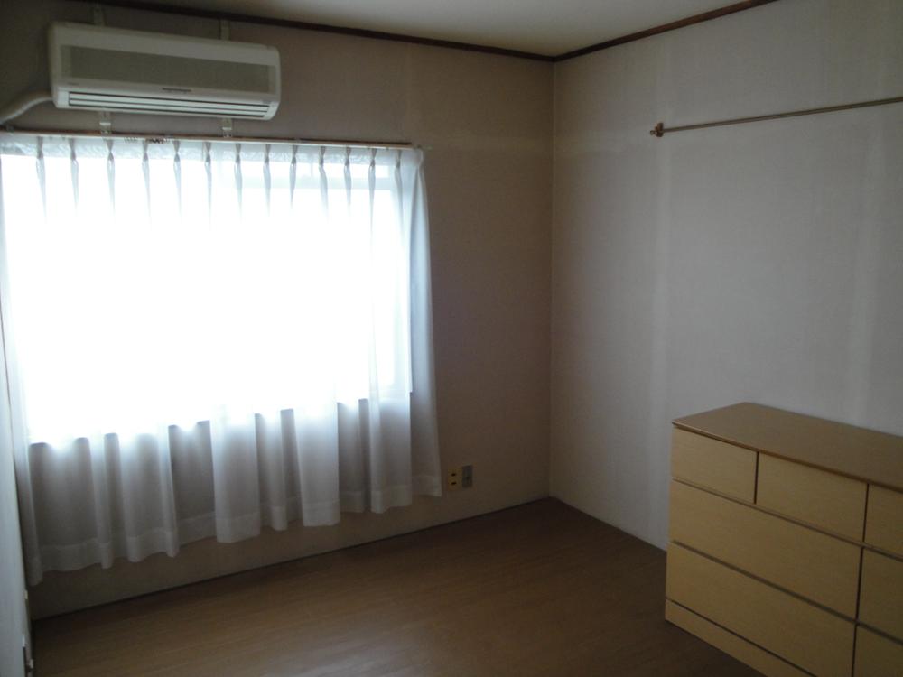 Non-living room. Indoor (10 May 2013) Shooting