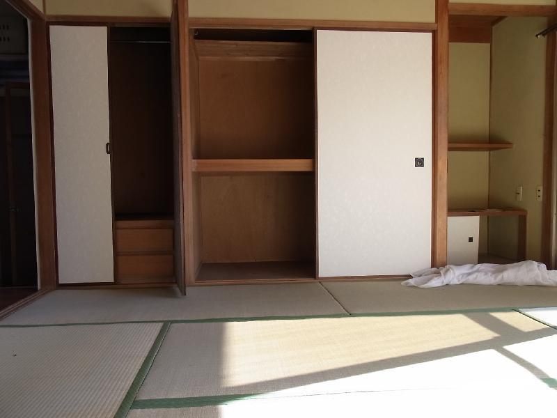 Living and room. First floor 6 Pledge Japanese-style room