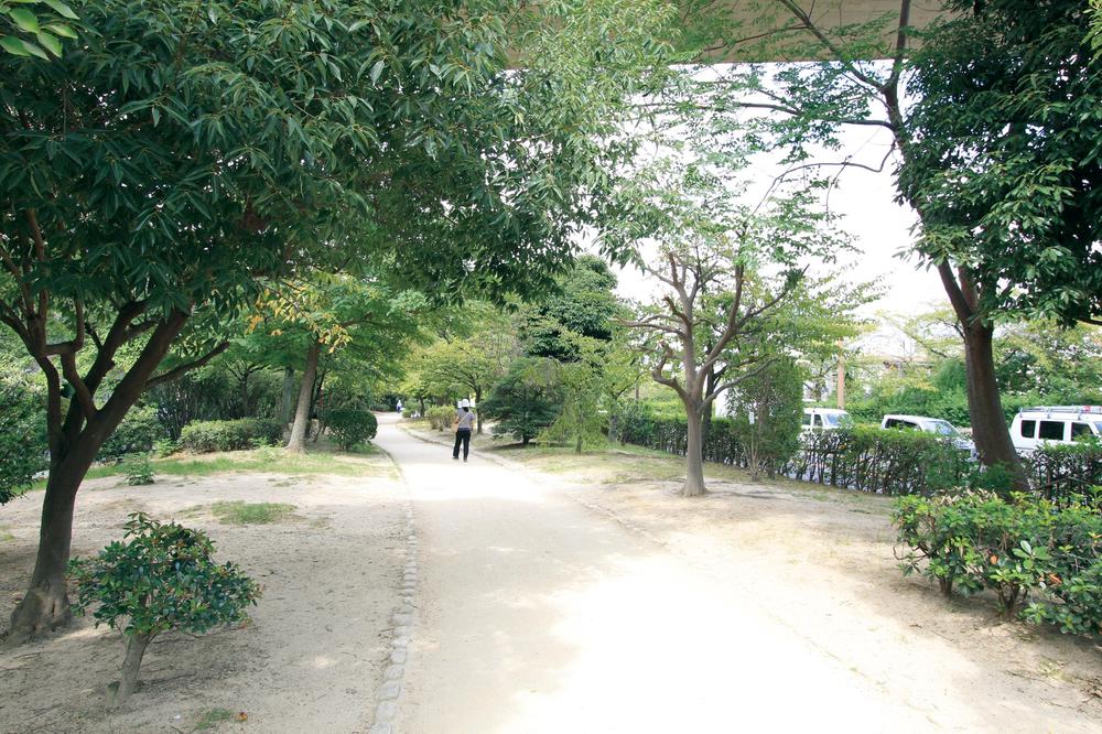 park. 800m to Ibaraki River trail green space