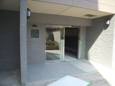 Entrance. Auto-lock of peace of mind ・ surveillance camera ・ Crime prevention measures in the caretaker resident ◎