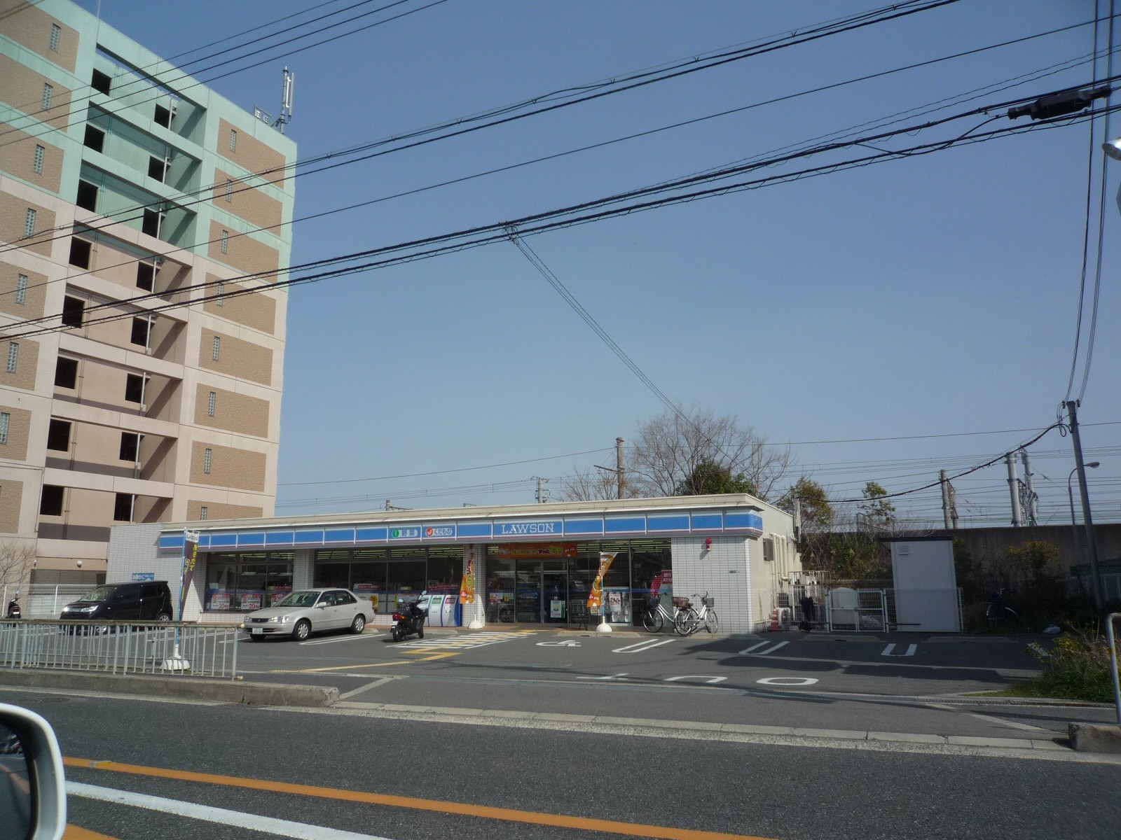 Convenience store. 253m until Lawson Suita Senriokakami store (convenience store)