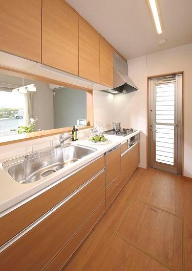 Kitchen. With dishwasher, Spacious kitchen