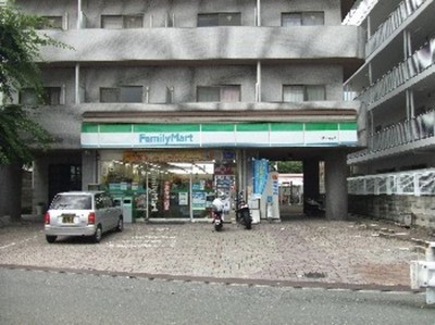 Convenience store. FamilyMart Sojijiekimae store up (convenience store) 1059m