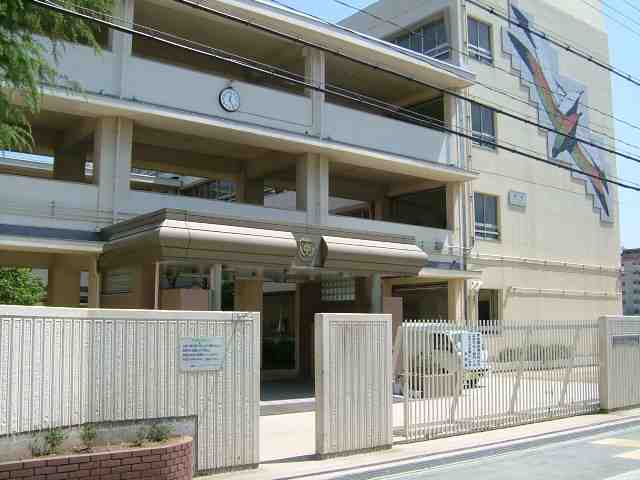 Junior high school. Ibaraki Municipal Tenno junior high school (junior high school) up to 996m