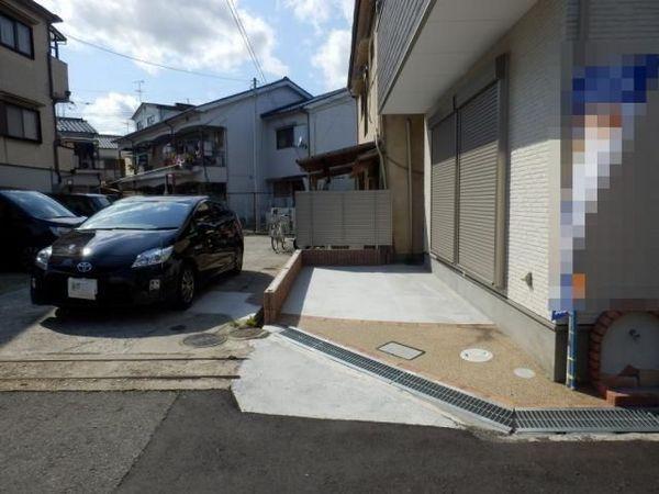 Parking lot