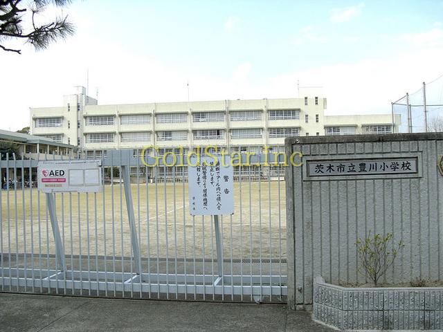 Primary school. Ibaraki 1071m to stand Toyokawa elementary school