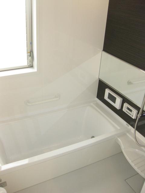 Bathroom. System bathroom of spacious 1 pyeong size with warm function