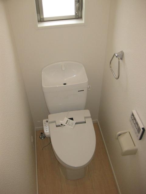 Toilet. Cleaning is simple power saving ・ Toilets were considered in water-saving