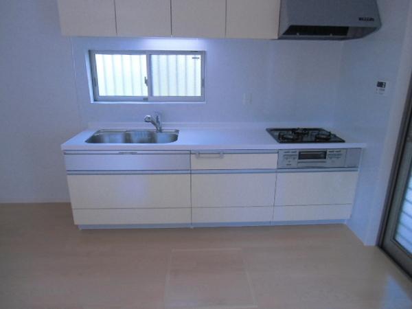 Kitchen. Functional kitchen with underfloor storage + system Kitchen