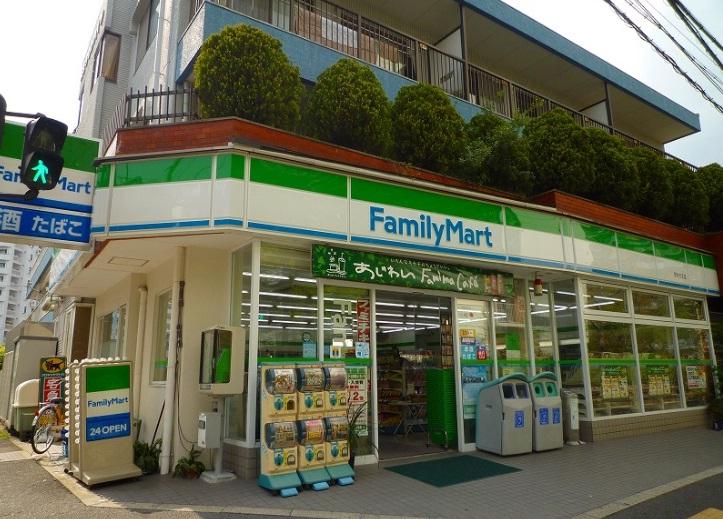 Convenience store. FamilyMart Ibaraki Tenno 379m to shop