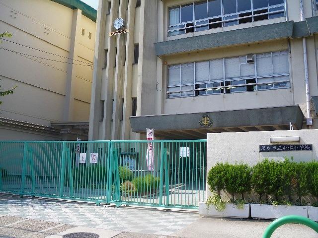 Primary school. Nakatsu until elementary school 440m