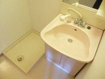 Washroom. Wash basin ・ Washing pan