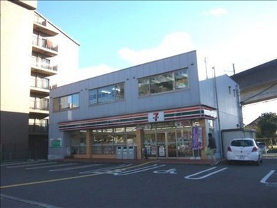 Convenience store. Seven-Eleven Sawaragihigashi store up (convenience store) 142m