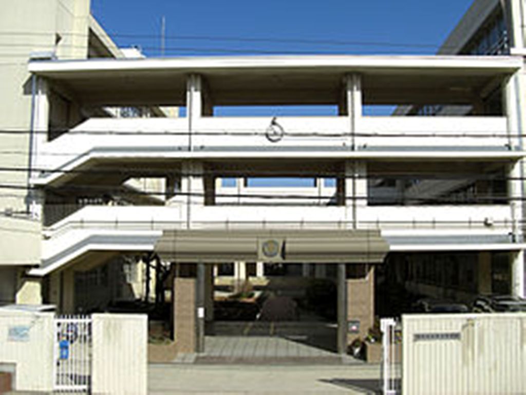 Junior high school. Ibaraki Municipal Tenno junior high school (junior high school) up to 981m