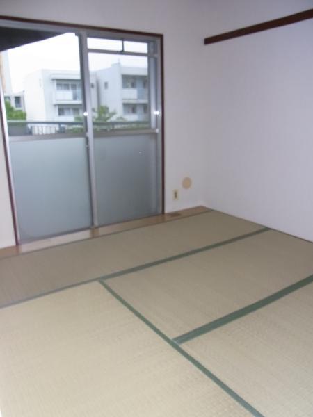 Entrance. West Japanese-style room