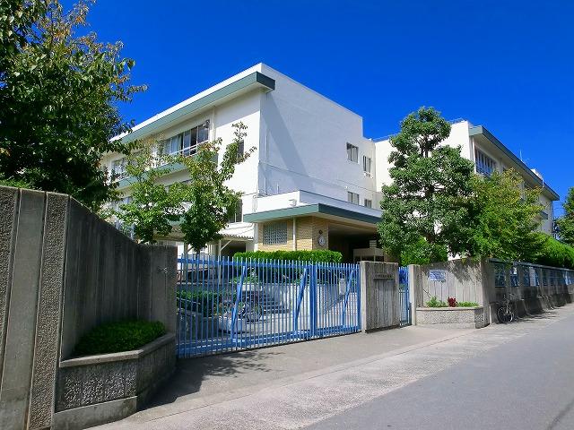 Primary school. Mizuo to elementary school 200m