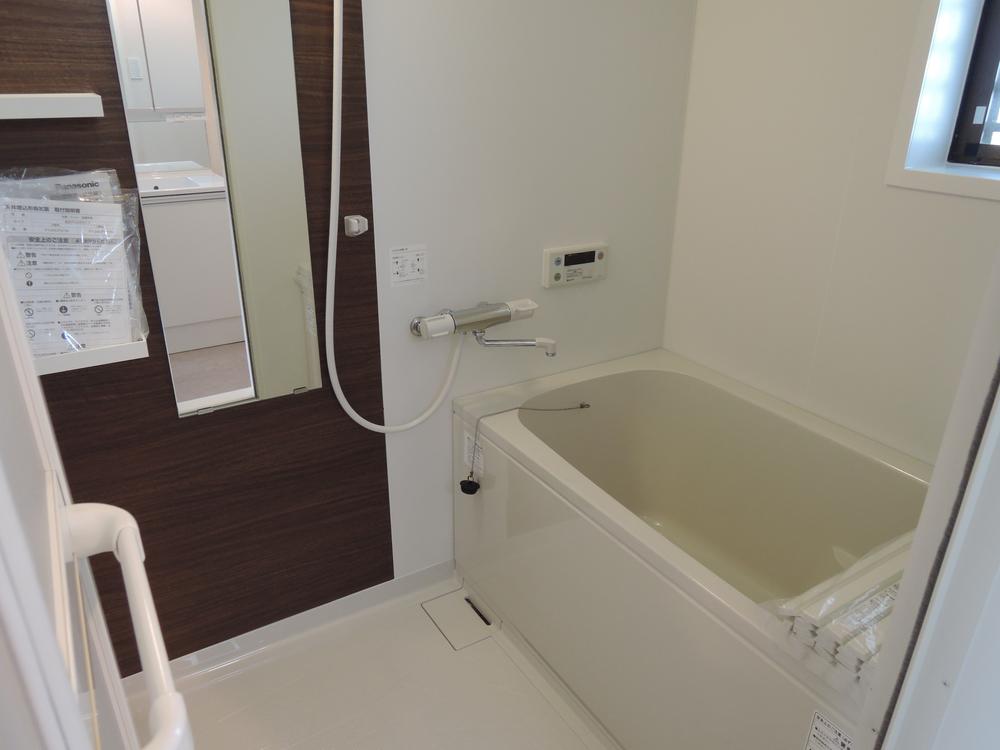 Bathroom. Indoor (11 May 2013) Shooting