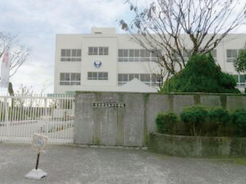 Primary school. Ibaraki 630m to stand Shirakawa Elementary School