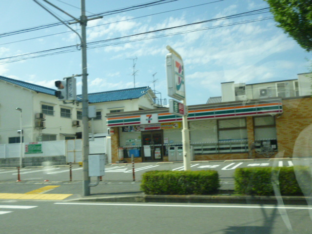 Convenience store. Seven-Eleven Ibaraki Expo load store up (convenience store) 359m