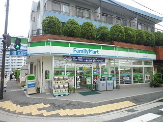 Convenience store. 750m to a convenience store (convenience store)