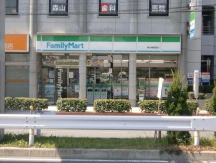 Convenience store. FamilyMart Osaka 1042m hospital before shop