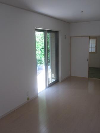 Non-living room. Same specifications of the company's other properties